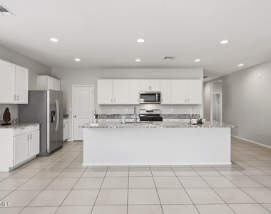 15540 W Smoketree Drive - Photo Thumbnail 10