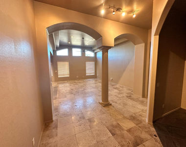 1026 W Euclid Avenue - Photo Thumbnail 4