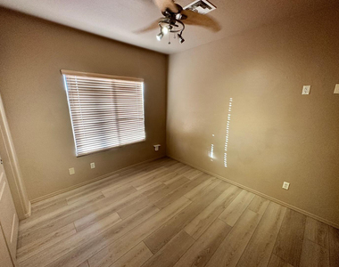 1026 W Euclid Avenue - Photo Thumbnail 16