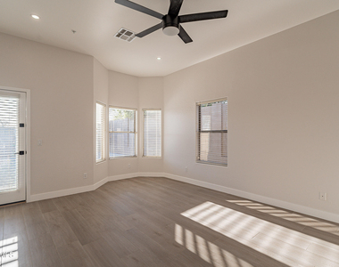 24066 N 76th Place - Photo Thumbnail 40