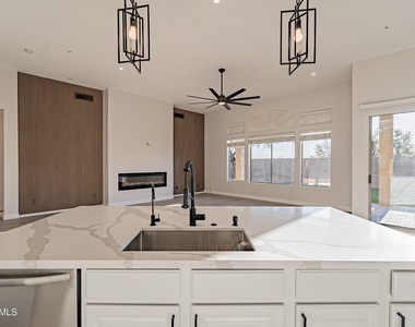 24066 N 76th Place - Photo Thumbnail 30