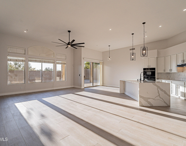 24066 N 76th Place - Photo Thumbnail 21