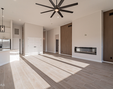 24066 N 76th Place - Photo Thumbnail 23