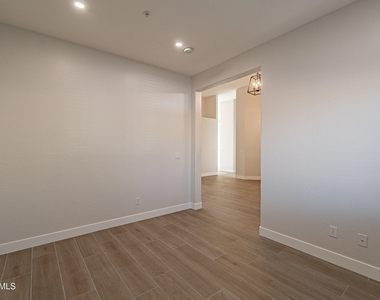 24066 N 76th Place - Photo Thumbnail 18