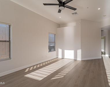 24066 N 76th Place - Photo Thumbnail 43