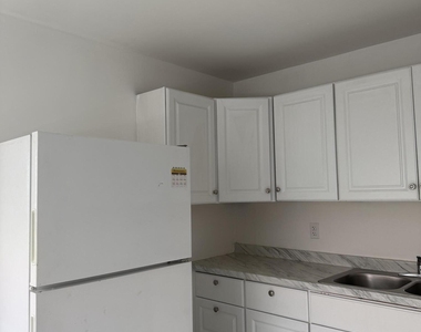 906 Se Tarpon Avenue - Photo Thumbnail 1