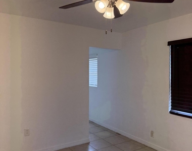 906 Se Tarpon Avenue - Photo Thumbnail 3