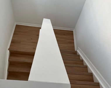 9065 Preston Place - Photo Thumbnail 6