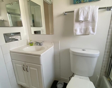 2840 Cynthia Lane - Photo Thumbnail 9
