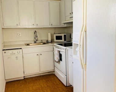 2840 Cynthia Lane - Photo Thumbnail 6