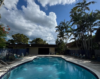 15385 S Dixie Highway - Photo Thumbnail 30