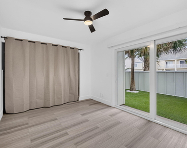 6391 Riverwalk Lane - Photo Thumbnail 35