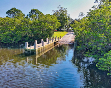 6391 Riverwalk Lane - Photo Thumbnail 11