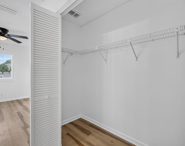 6391 Riverwalk Lane - Photo Thumbnail 40