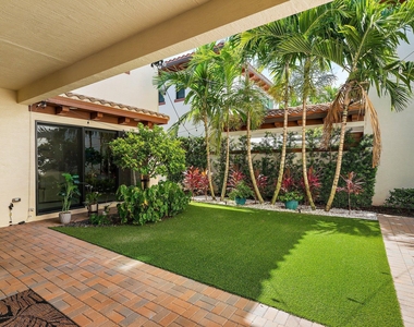 1077 Faulkner Terrace - Photo Thumbnail 46