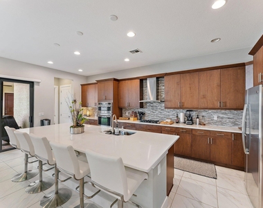 1077 Faulkner Terrace - Photo Thumbnail 17