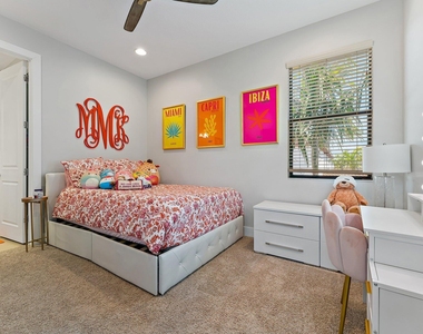 1077 Faulkner Terrace - Photo Thumbnail 36
