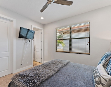 1077 Faulkner Terrace - Photo Thumbnail 34