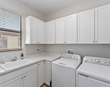 1077 Faulkner Terrace - Photo Thumbnail 40