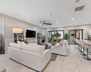 1077 Faulkner Terrace - Photo Thumbnail 11