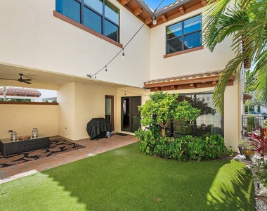 1077 Faulkner Terrace - Photo Thumbnail 47