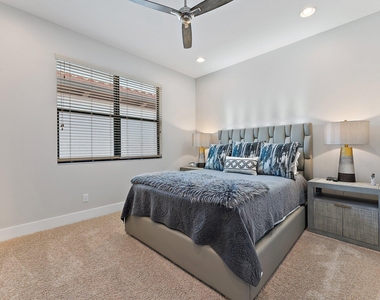1077 Faulkner Terrace - Photo Thumbnail 33