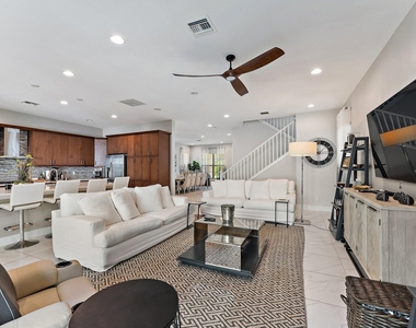 1077 Faulkner Terrace - Photo Thumbnail 14