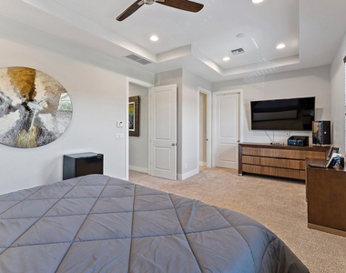 1077 Faulkner Terrace - Photo Thumbnail 24