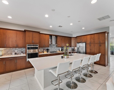 1077 Faulkner Terrace - Photo Thumbnail 16