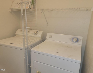 3133 W Huntington Drive - Photo Thumbnail 11