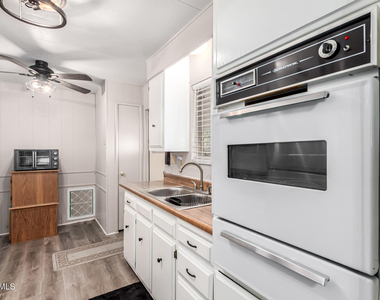 2650 W Union Hills Drive - Photo Thumbnail 6