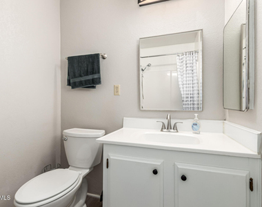 2650 W Union Hills Drive - Photo Thumbnail 13