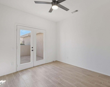 22408 N Las Vegas Drive - Photo Thumbnail 20