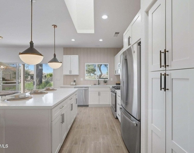 22408 N Las Vegas Drive - Photo Thumbnail 23
