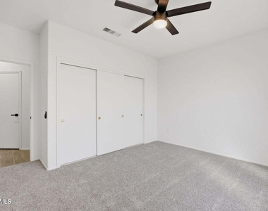 22408 N Las Vegas Drive - Photo Thumbnail 42