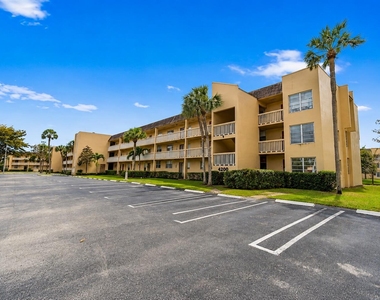 6300 Nw 62nd Street - Photo Thumbnail 11