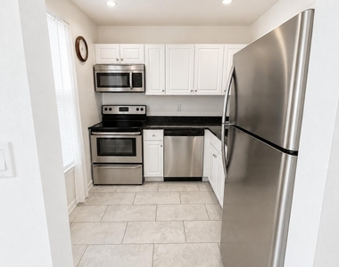 6300 Nw 62nd Street - Photo Thumbnail 3