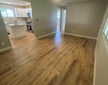 501 E Erie Street - Photo Thumbnail 2