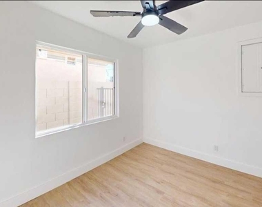 2739 E Tamarisk Avenue - Photo Thumbnail 7
