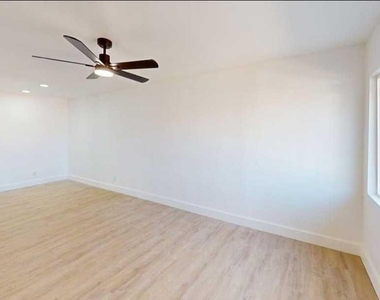 2739 E Tamarisk Avenue - Photo Thumbnail 4