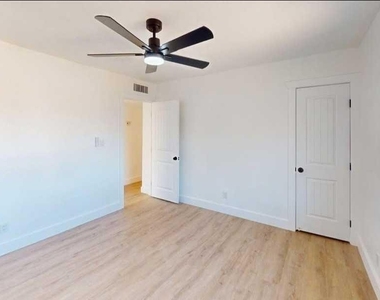 2739 E Tamarisk Avenue - Photo Thumbnail 5