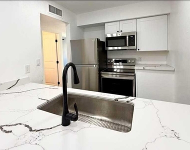 2739 E Tamarisk Avenue - Photo Thumbnail 3