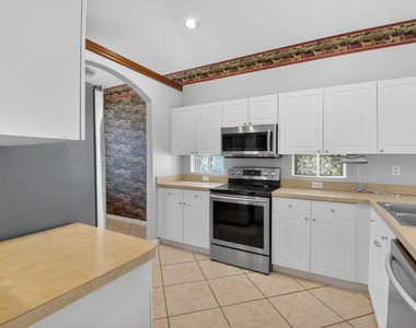 8451 Siciliano Street - Photo Thumbnail 10