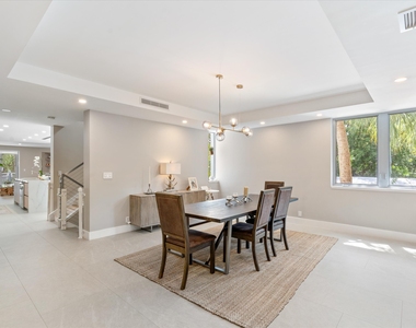 1509 Ne 4th Place - Photo Thumbnail 7