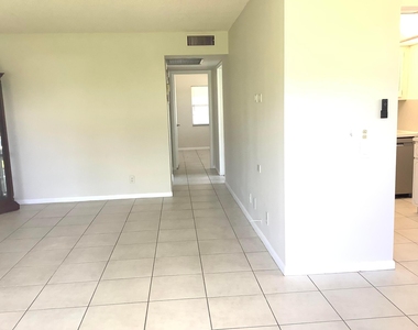 560 Fanshaw - Photo Thumbnail 11