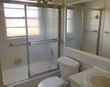 560 Fanshaw - Photo Thumbnail 9