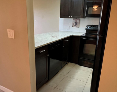 517 Mansfield M - Photo Thumbnail 5
