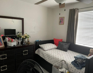 4655 Palm Avenue - Photo Thumbnail 11