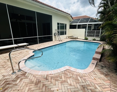 8452 Legend Club Drive - Photo Thumbnail 14