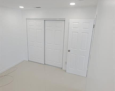 831 Nw 14th Way - Photo Thumbnail 10